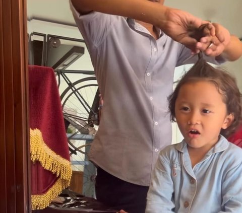 Biasa Tampil Gondrong, Potret Terbaru Bhaj Kama Anak Zaskia Adya Mecca Usai Potong Rambut - Makin Ganteng & Menggemaskan
