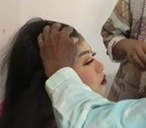 Bridal Makeup Ruined by Catching a Cold, Her Face's Portrait Makes the MUA Cry