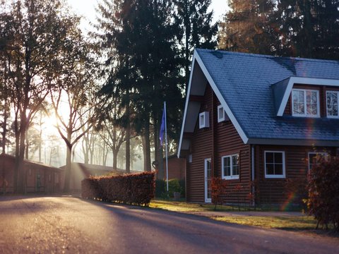 Renovating an Old House into an American Classic, Its Backyard Looks Like a Fairy Tale Land