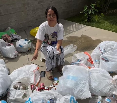 Intip Cinta Kuya Lagi Kumpulkan Sampah di Amerika buat Dijual, Uya Kuya 'Biar Bisa Beli Rumah'