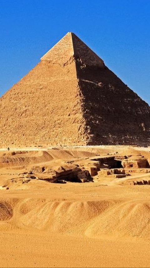 Isi Piramida Agung