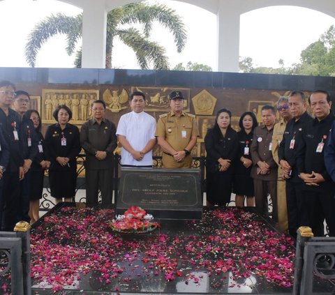 ODSK Ziarah ke Makam Pendahulu, Gubernur Olly : Kita Tidak Melupakannya