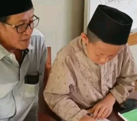 Prihatin Anak Kecanduan Handphone, Polisi di Semarang Dirikan Madrasah Gratis