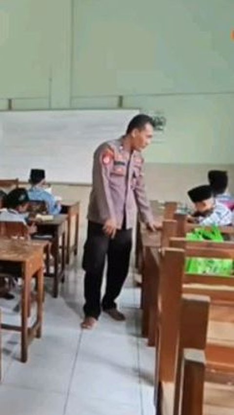 Prihatin Anak Kecanduan Handphone, Polisi di Semarang Dirikan Madrasah Gratis