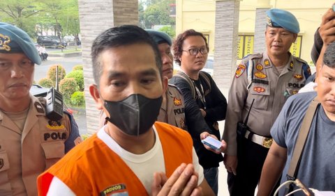 Dalam amar tuntutan, Achiruddin dinilai telah melanggar Pasal 35 ayat (1) juncto Pasal 56 ayat (2) KUHP karena terlibat tindak penganiayaan.<br>