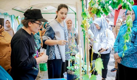 Kahiyang Ayu langsung mengamini permintaan tersebut.