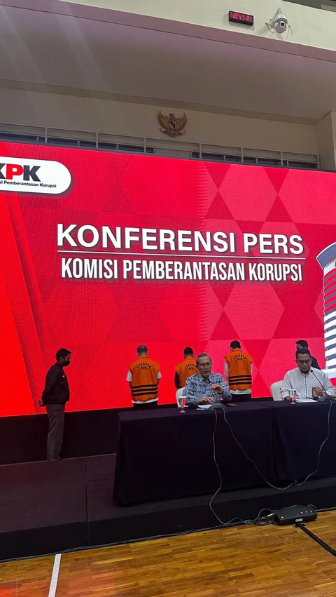 Eks Dirut TransJakarta Kuncoro Wibowo Ditahan Usai Diperiksa KPK Terkait Korupsi Bansos di Kemensos