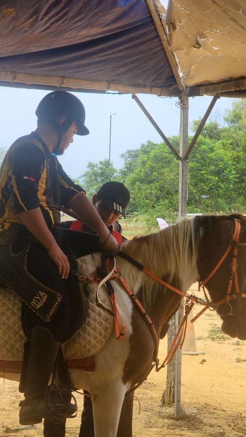 Mengenal Sosok Yasyfi Afazani, Kiai Muda Asal Garut Raih Prestasi dalam Liga Memanah Berkuda di Malaysia