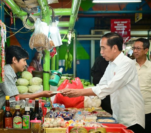 Jokowi Blusukan ke Pasar Jatinegara: Harga Beras Masih Tinggi