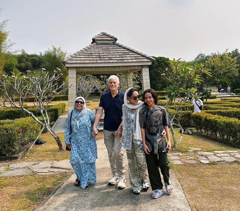 Potret BCL Ziarah ke Makam Ashraf Ditemani Mertua 'Hari ini Ulang Tahun Kamu ke 44 tapi Takdir Berkata Berbeda'