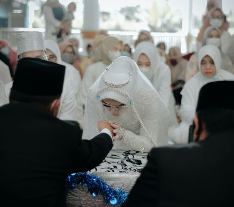 30 Islamic Wedding Wishes Full of Prayers and Positive Hopes for the Newlyweds' Marriage