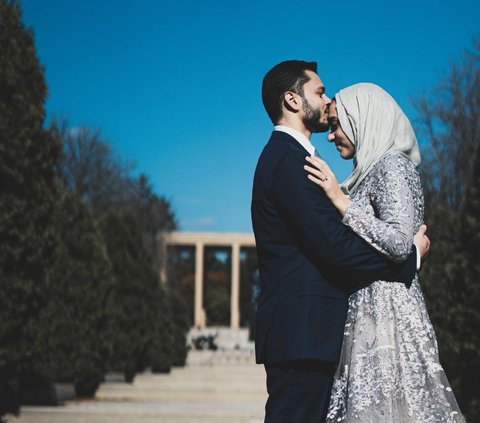 30 Islamic Wedding Wishes Full of Prayers and Positive Hopes for the Newlyweds' Marriage