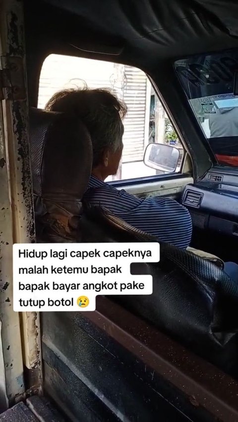 Viral Kakek-Kakek Naik Angkot Bayar Pakai Tutup Botol, Sopir Menolak Dibayar Walau Sepi Penumpang, Bikin Warganet Tersentuh