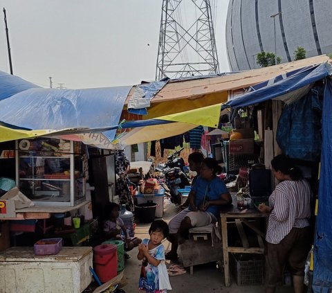 Jakpro beralasan warga belum dapat menghuni rusun karena persoalan legalitas. Sebab, pengelola Kampung Susun Bayam (KSB) masih tahap pengalihan.<br>