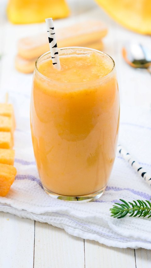 6. Smoothie Jeruk dan Mangga