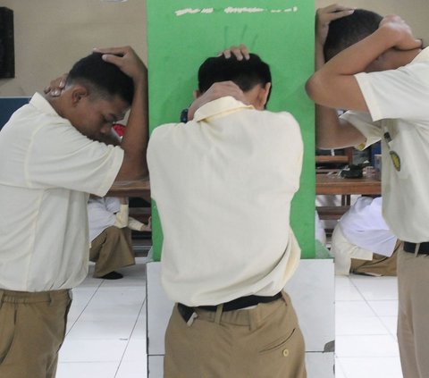 FOTO: BPBD dan Dinas Pemadam Kebakaran DKI Jakarta Edukasi Tanggap Darurat Bencana di Lingkungan Sekolah