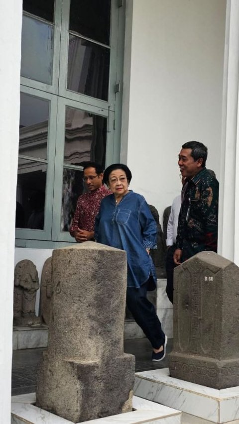 Ekspresi Megawati Berkeliling Museum Nasional Cek Kondisi Benda Sejarah Pascakebakaran