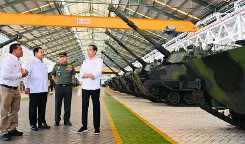 Selain perkembangan yang cepat, PT Pindad juga berhasil meningkatkan pendapatan dari Rp25 triliun pada tahun 2022 menjadi Rp27 triliun pada tahun 2023.