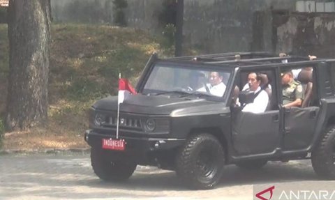 Jokowi Disopiri Prabowo Naik Maung, Intip Kecanggihan Mobil Perang Buatan Anak Bangsa Ini