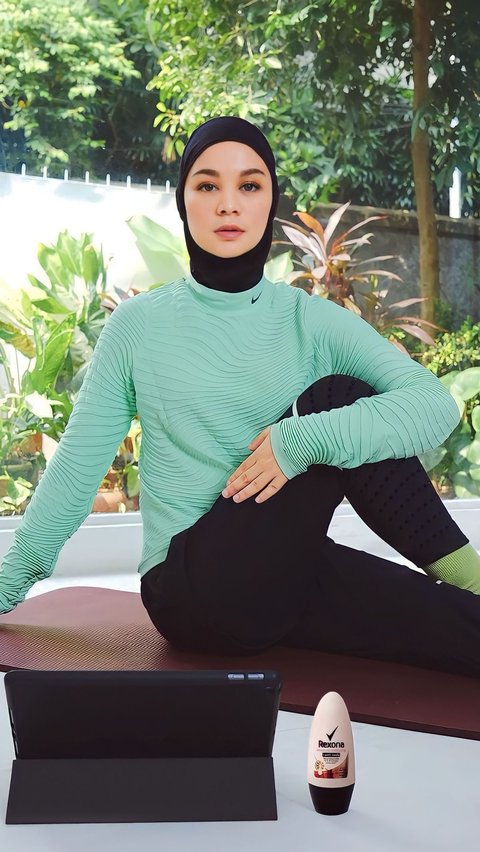 Deretan Fresh Look Tantri Namirah dengan Outfit Touch of Green