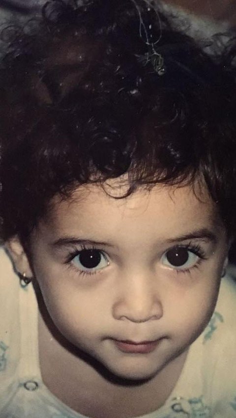 This Child Becomes a Famous Actress and Marries Her Idol Actor, Can You Guess?