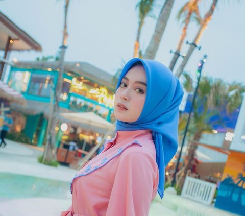 The Combination of Soft Pink and Irish Blue by Nabilah Ayu