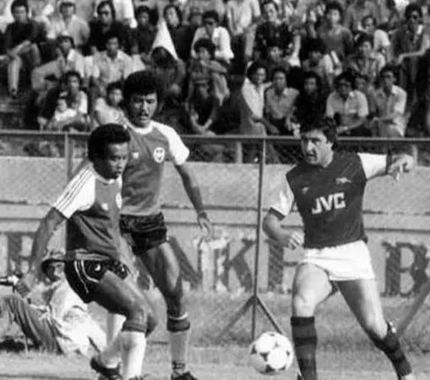 Potret Lawas Tim Lokal Surabaya Kalahkan Arsenal 40 Tahun Lalu, Menang Telak!