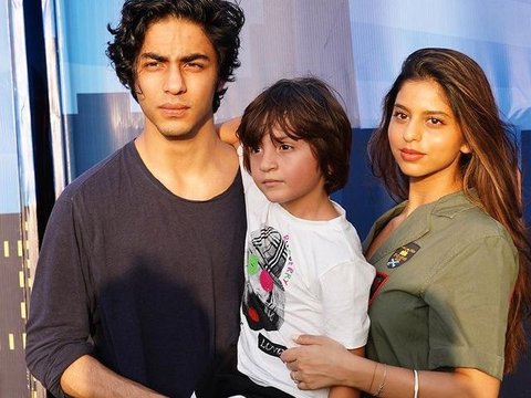Tampan dan Cantiknya Kebangetan, Ini 7 Potret Kompak Tiga Anak Shah Rukh Khan