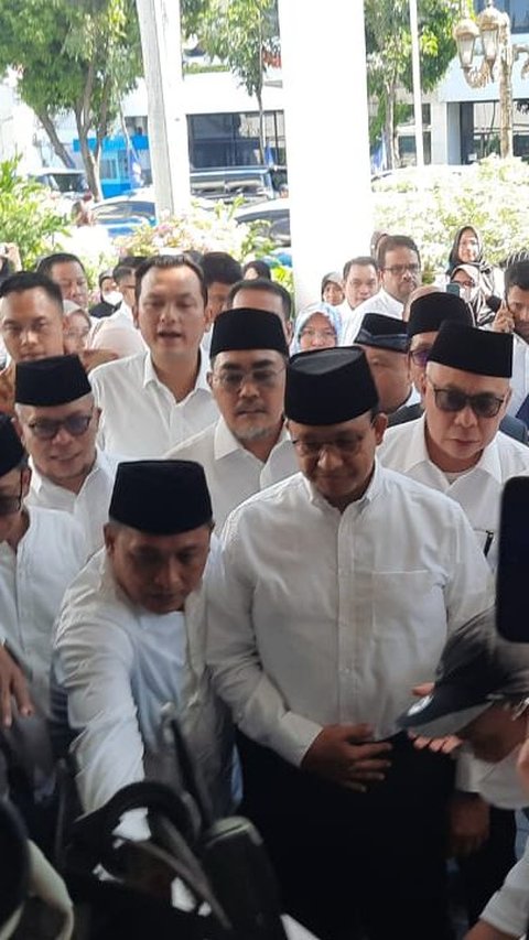 Kompak Berbaju Putih, Anies dan Cak Imin Disambut Teriakan Presiden