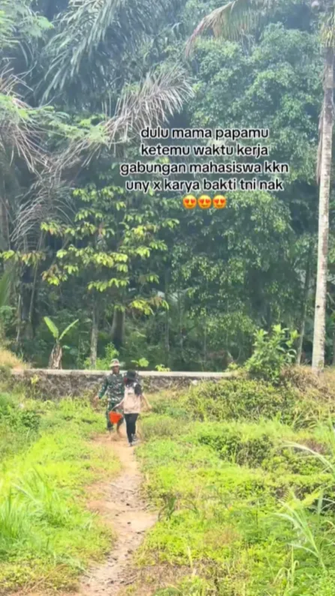 Moment of Love at First Sight between a College Student and a TNI Soldier during Community Service, Their Expression Makes You Smile, 'Is It Allowed to be So DOTS?'