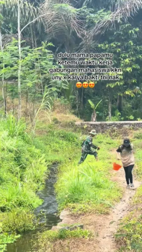 Moment of Love at First Sight between a College Student and a TNI Soldier during Community Service, Their Expression Makes You Smile, 'Is It Allowed to be So DOTS?'