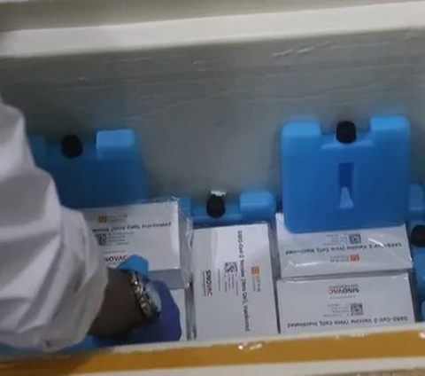 Bio Farma telah mendistribusikan lebih dari 400 juta dosis vaksin Covid-19 ke seluruh wilayah Indonesia dengan 34 Provinsi, 514 Kota/Kabupaten dan 13000 Fasyankes yang terpantau seluruhnya melalui aplikasi medtrack.
