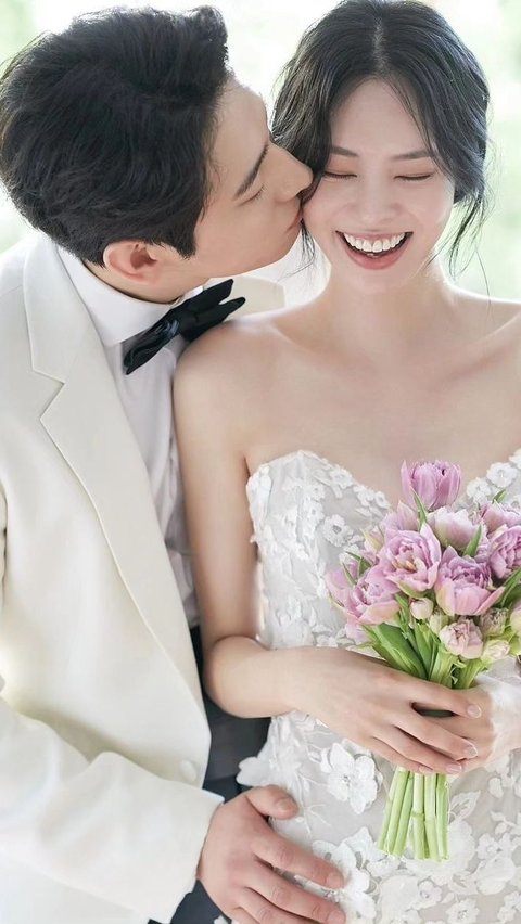 Aktor Ganteng Yoon Park dan Kim Soo Bin Melepas Masa Lajang, Happy Wedding Lovebirds!