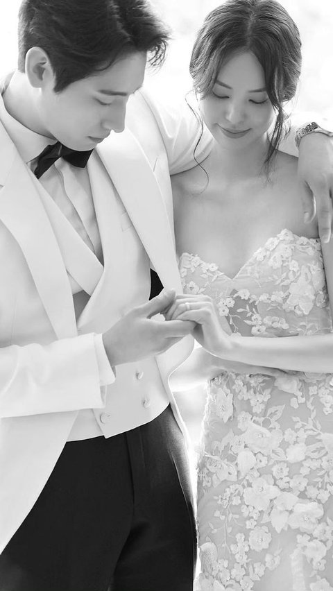 Aktor Ganteng Yoon Park dan Kim Soo Bin Melepas Masa Lajang, Happy Wedding Lovebirds!