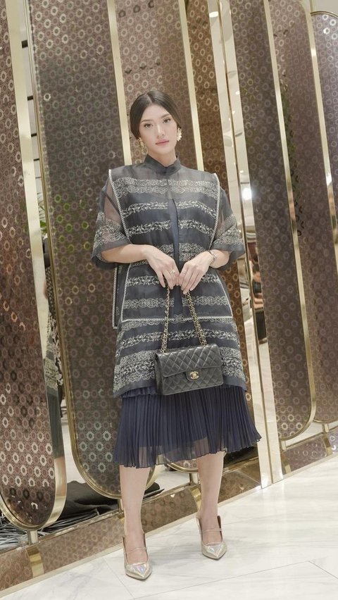 Anissa Aziza's Classy Style with Organza Dress