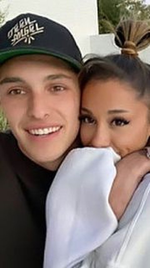 Ariana Grande Officially Files for Divorce After 2 Years Married