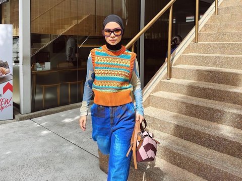 Color Clash Style in Tantri Namirah's Warm Autumn Touch