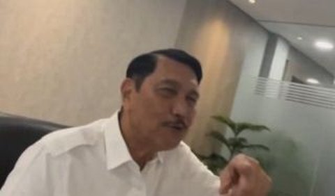 Hotman Paris Makan Siang dengan Luhut