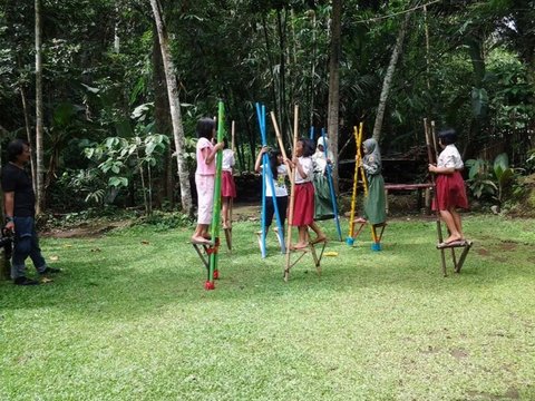 Mengenal Komunitas Tanoker, Berdayakan Kampung Buruh Migran Jember hingga Dikenal Dunia