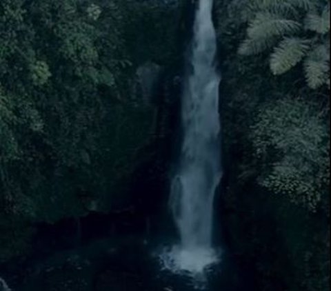 Dipercaya jadi Tempat Bertemunya Para Tokoh Sakti, Ini Pesona Air Terjun Kedung Kayang di Lereng Gunung Merapi