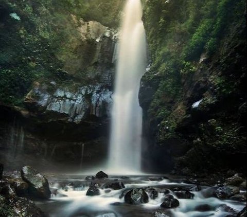 Dipercaya jadi Tempat Bertemunya Para Tokoh Sakti, Ini Pesona Air Terjun Kedung Kayang di Lereng Gunung Merapi