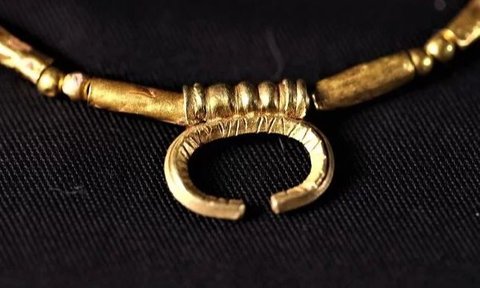 Setumpuk Perhiasan Emas Berusia 1800 Tahun Ditemukan Dalam Peti Mati Gadis Romawi, Diyakini Jadi Pelindung di Akhirat