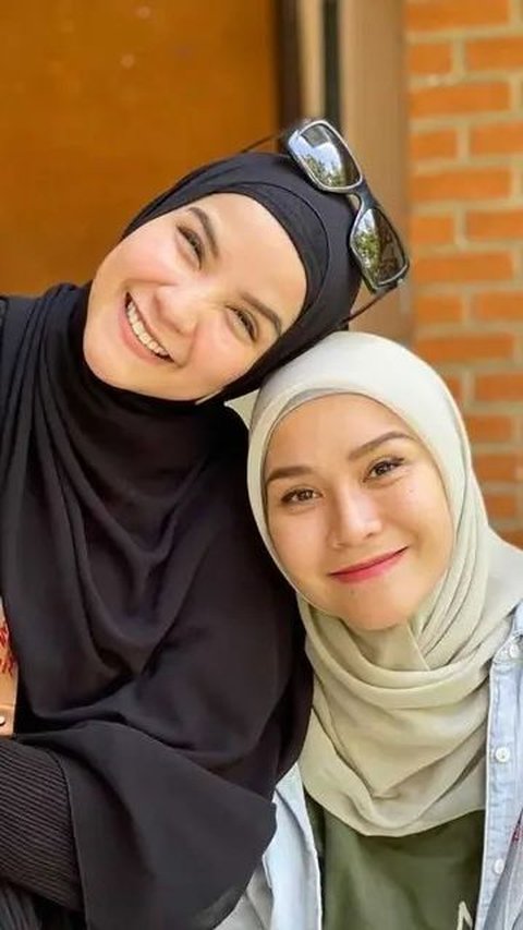 6 Artis Kakak Beradik yang Kini Sama-Sama Tampil Berhijab