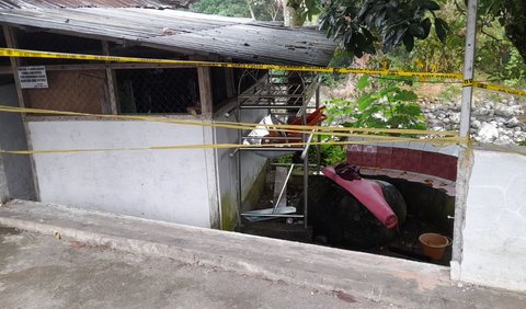 Seorang siswa SD tewas tertimpa tembok roboh saat sedang berwudu di Masjid Raya Lubuk Minturun, Kelurahan Lubuk Minturun, Kecamatan Koto Tangah, Kota Padang, Sumatera Barat. 