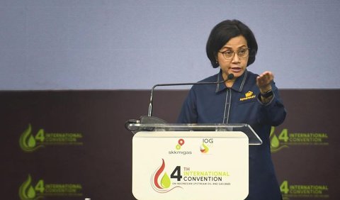 Begitu juga dengan China yang mengalami perlambatan ekonomi tetapi permintaan terhadap minyak masih tetap sama.