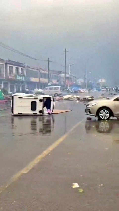 Penampakan yang memperlihatkan kondisi Kota Suqian pasca bencana angin Tornado di Provinsi Jiangsu, China pada (19/9/2023).