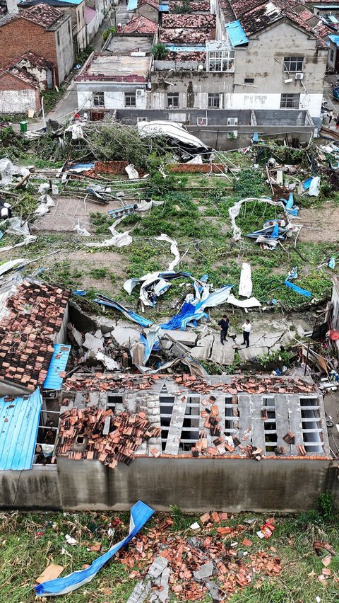 Dampak dari kerusakan akibat badai itu sangat parah sebanyak 1.646 rumah rusak dan berhektar-hektar lahan tanaman hancur.<br>