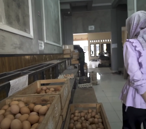 Wanita Cantik Ini Hijrah & Tinggalkan Pendapatan Rp70 Juta Per Bulan, Kini Buka Bisnis Distribusi Telur Ayam