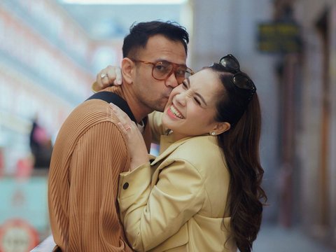 Potret Raffi Ahmad dan Nagita Slavina Pacaran di Madrid, Kiky Saputri 'Gini Terus Please'