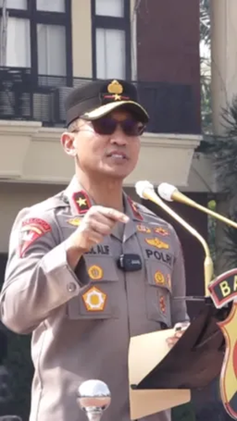 Jenderal Polisi Unjuk Kemampuan Banting Bintara, Bukan Pamer Ternyata Ada Pesan Menyentuh<br>